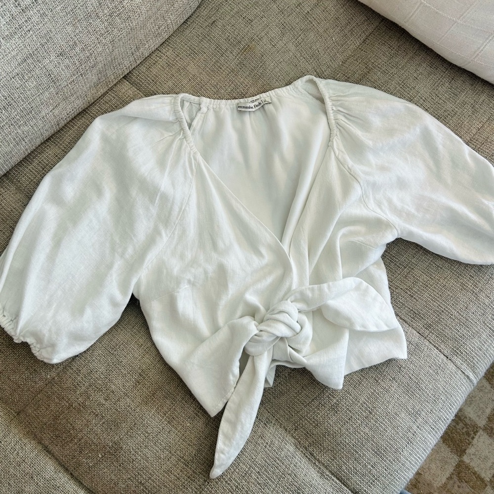 Abercrombie Cropped Linen Blouse